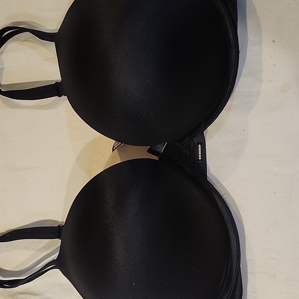 Victoria Secret push bra with light pink size 34DDD